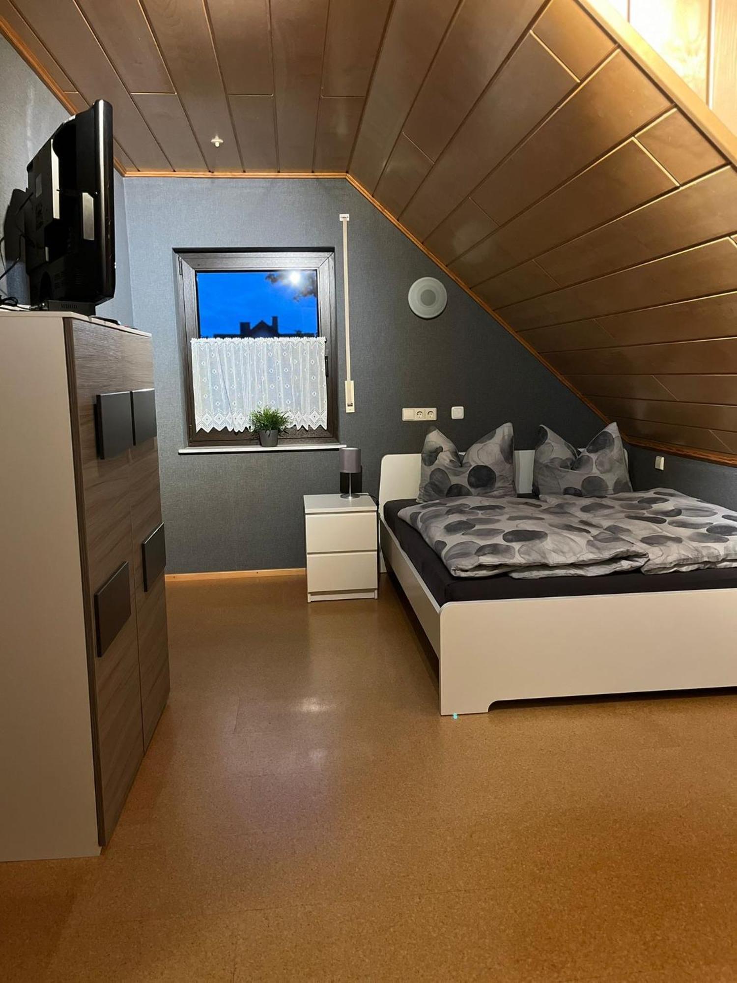 Kaisers Ferienhaus Kaifenheim Екстериор снимка